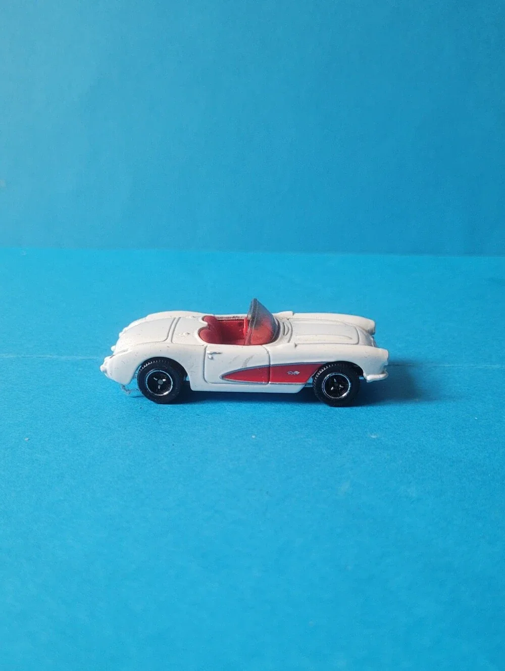 Matchbox 1957 Chevrolet Corvette Conver 1998.
